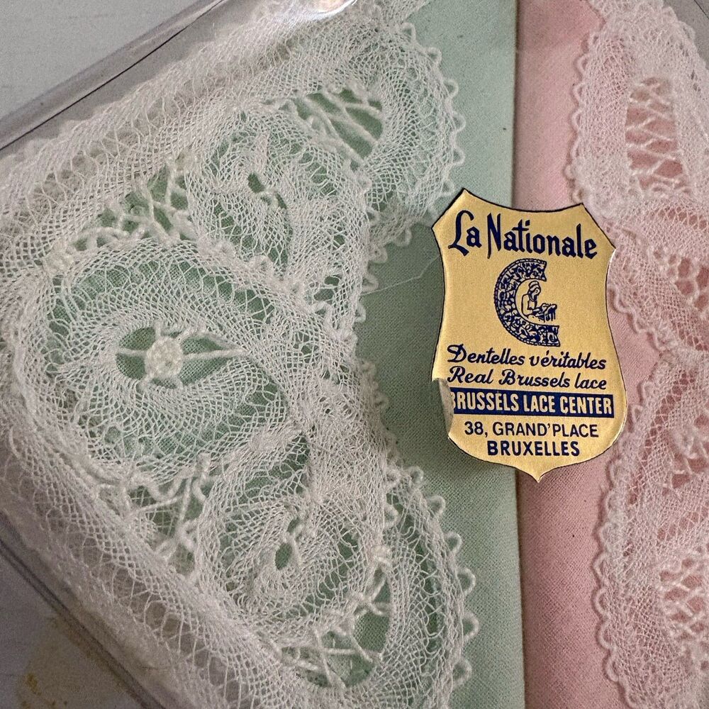 VTG La Nationale Handkerchiefs (2) NEW Boxed Pastel Pink & Green w/Lace Belgium - Picture 2 of 6